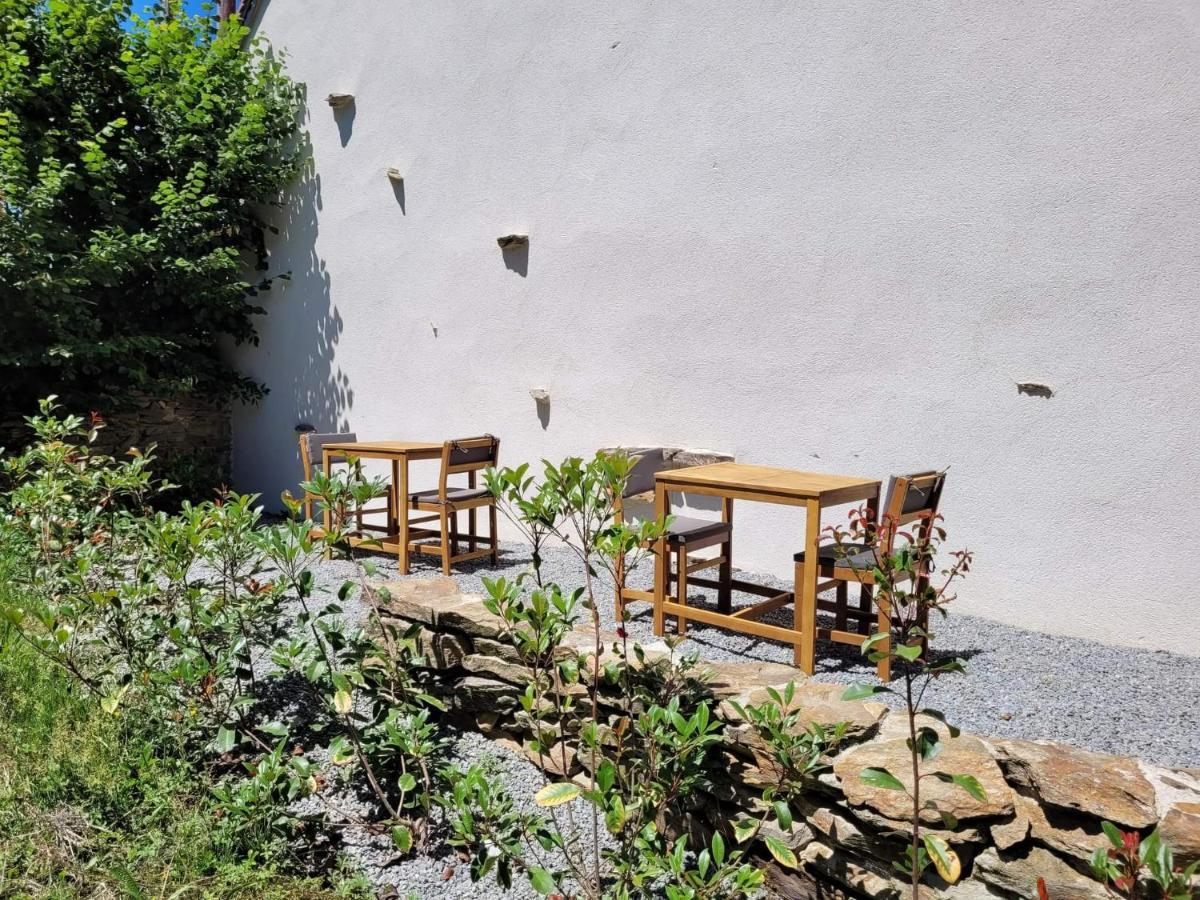 Domaine Des Grands Chenes Bed & Breakfast Preveranges