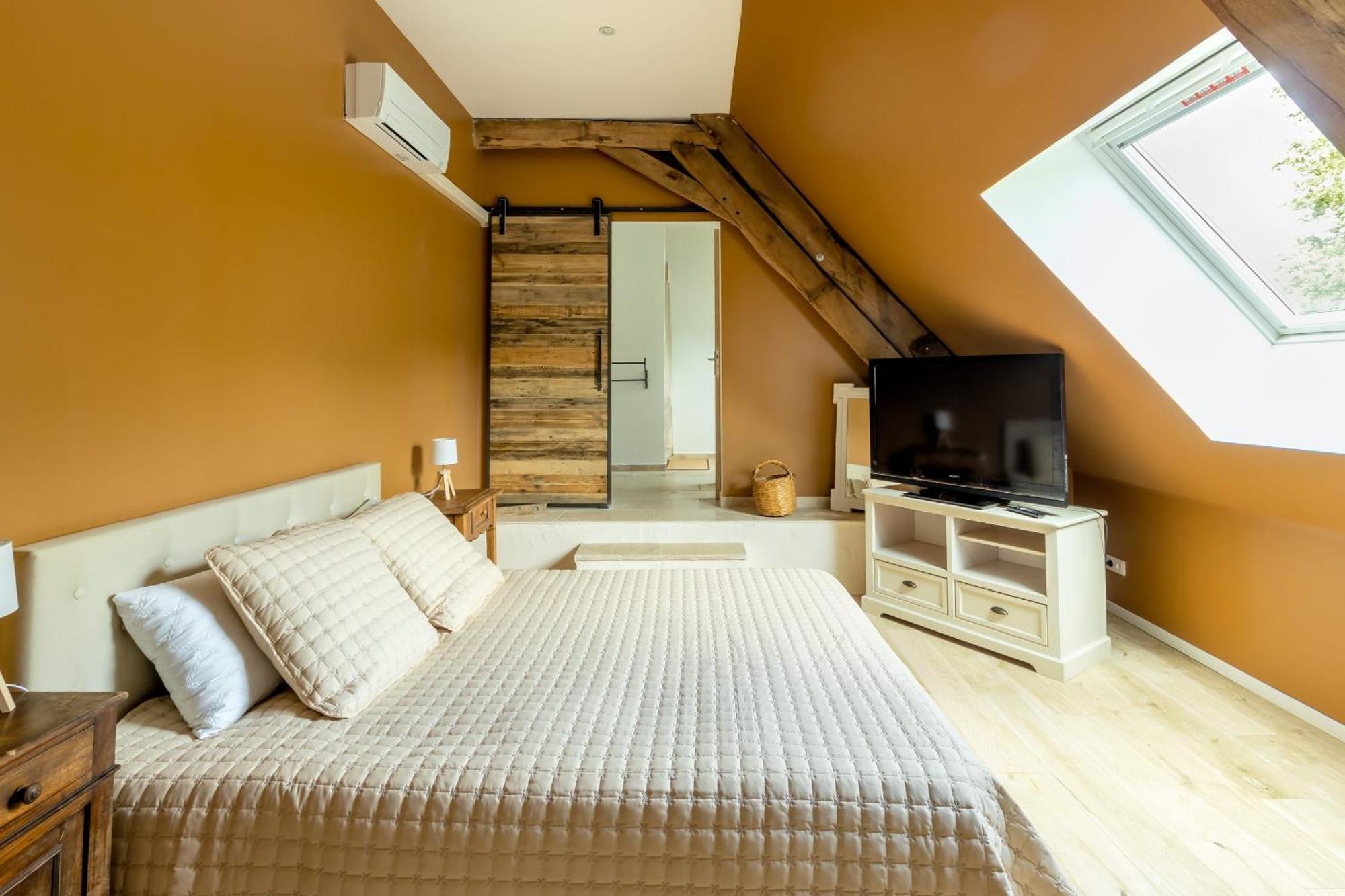 Domaine Des Grands Chenes Bed & Breakfast Preveranges